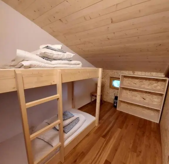 バス共有のスタンダードルーム, Cabane Bellatola