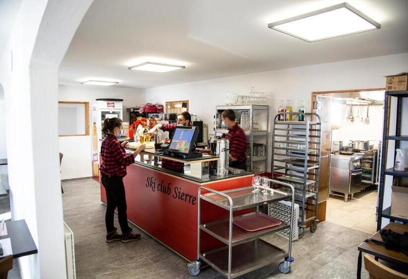 Номер Стандарт Четырехместный Совместный Санузел, Cabane Bellatola