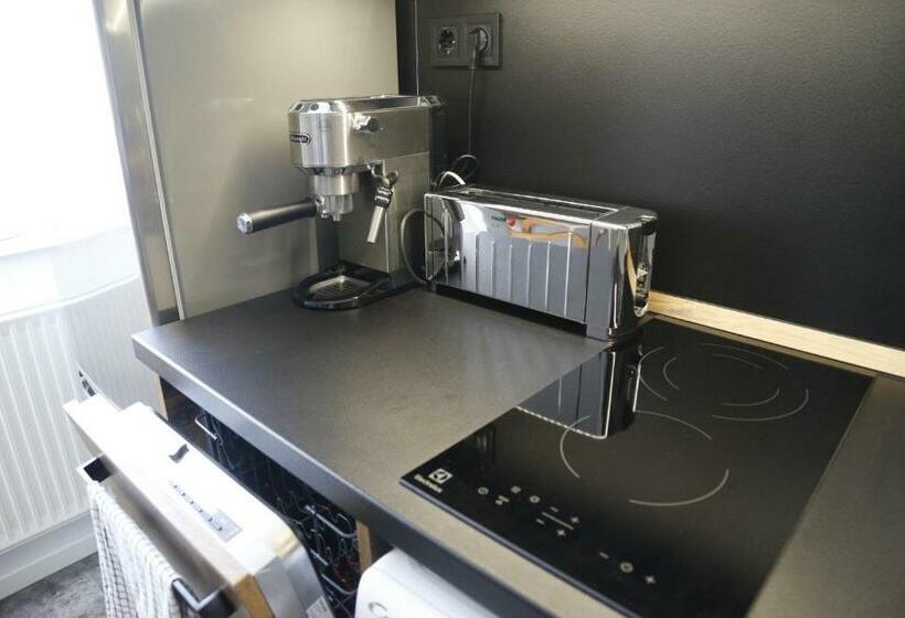 1 Bedroom Apartment Lake View, H2o