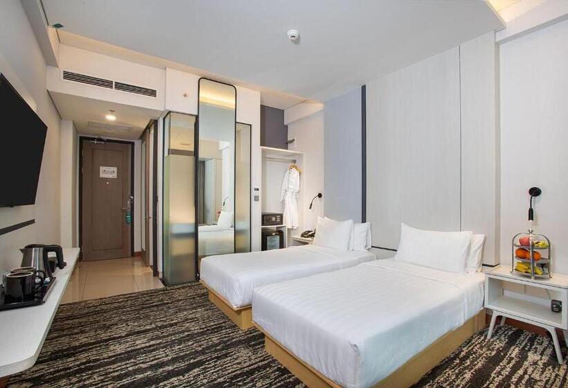 Номер Deluxe Вид на Город, The 1o1 Jakarta Airport Cbc