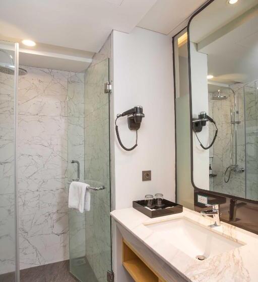 Номер Стандарт с Террасой, The 1o1 Jakarta Airport Cbc