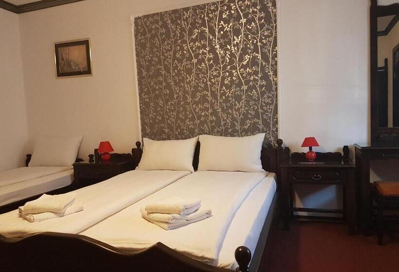 اتاق استاندارد سه تخته با بالکن, Casa Cu Cerdac