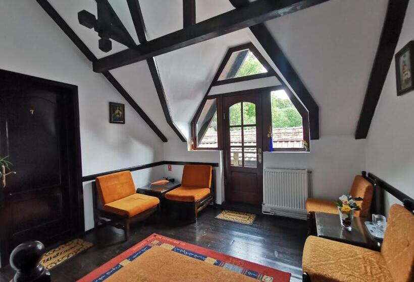 Трехместный Номер Классика, Casa Cu Cerdac