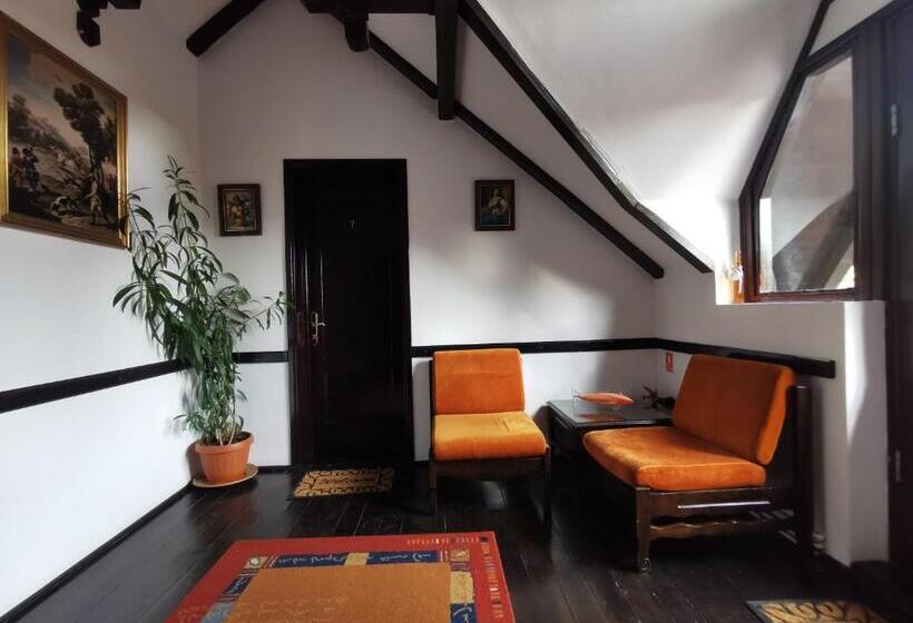 اتاق استاندارد سه نفره, Casa Cu Cerdac