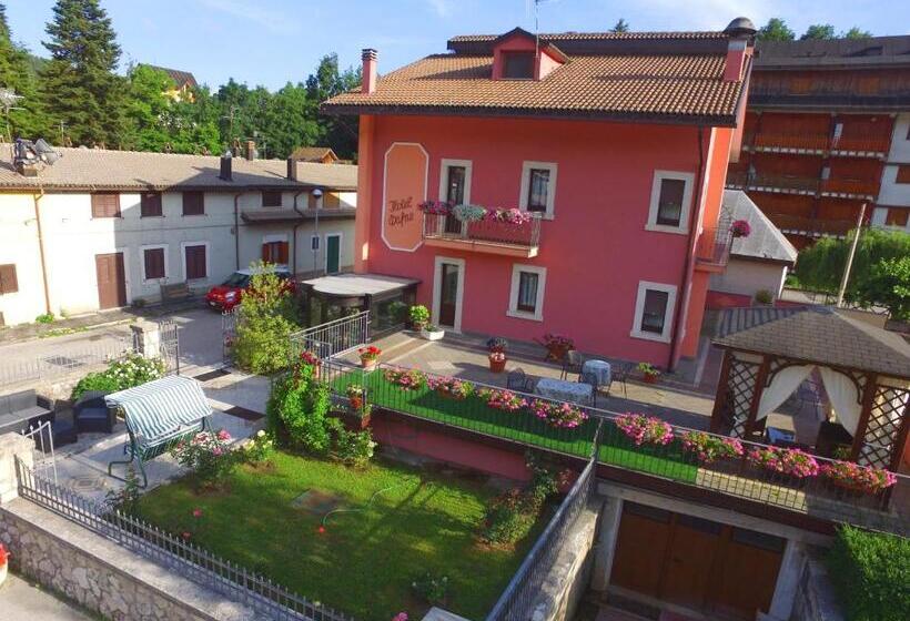 חדר סטנדרט לארבעה, Dafne