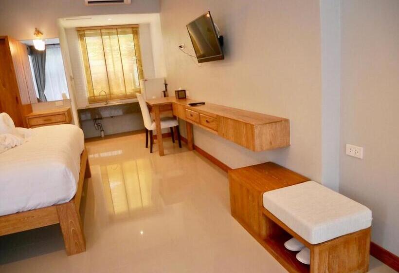 Номер Deluxe, Look At Home Lamphun