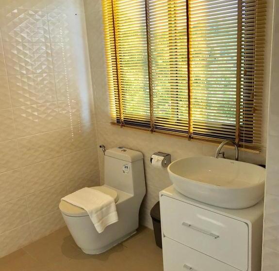 جناح مطلّ علي حمام السباحة, Look At Home Lamphun