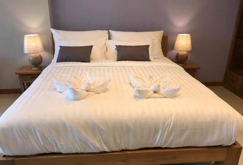 جناح مطلّ علي حمام السباحة, Look At Home Lamphun