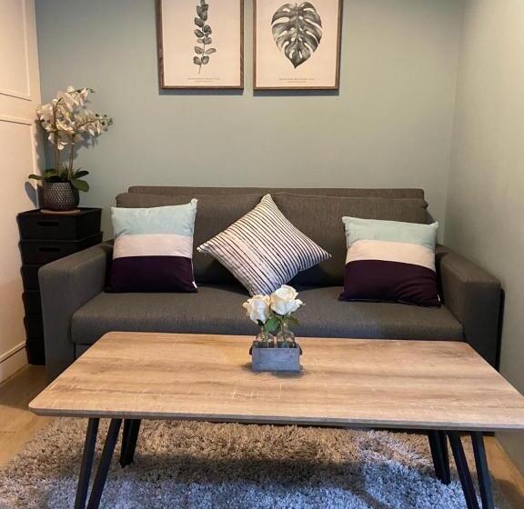 استودیوی استاندارد, Modern And Cozy Studio Near Airport Terminal 3