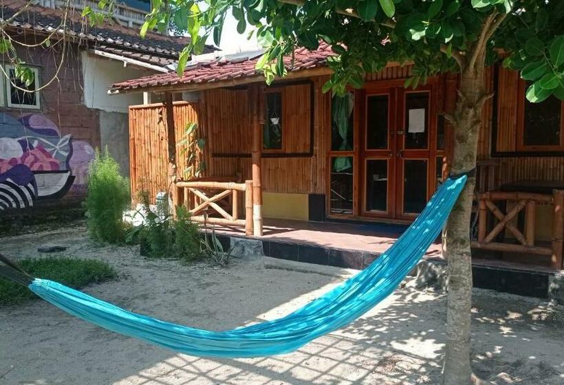 חדר סטנדרט, Harry S Ocean House Watukarung Homestay