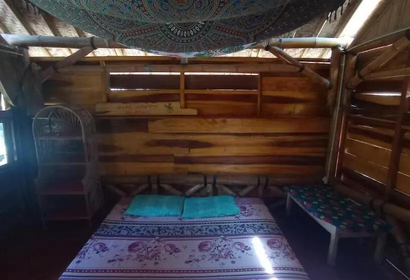 エコノミールーム, Harry S Ocean House Watukarung Homestay