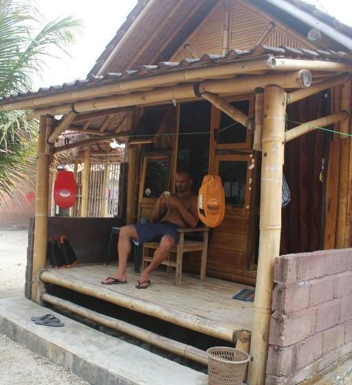 Номер Economy, Harry S Ocean House Watukarung Homestay