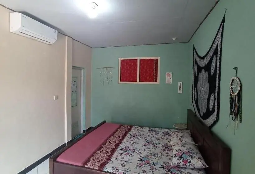 スタンダードルーム, Harry S Ocean House Watukarung Homestay