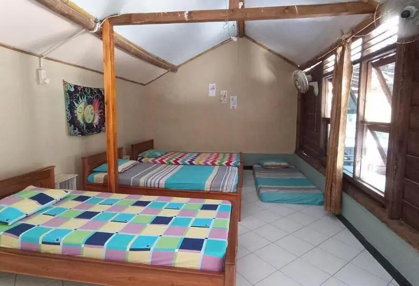 スタンダードトリプルルーム, Harry S Ocean House Watukarung Homestay