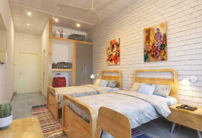 اتاق استاندارد, Bedzzz Varanasi By Leisure Hotels, 1 Km From Dashwasamedh Ghat