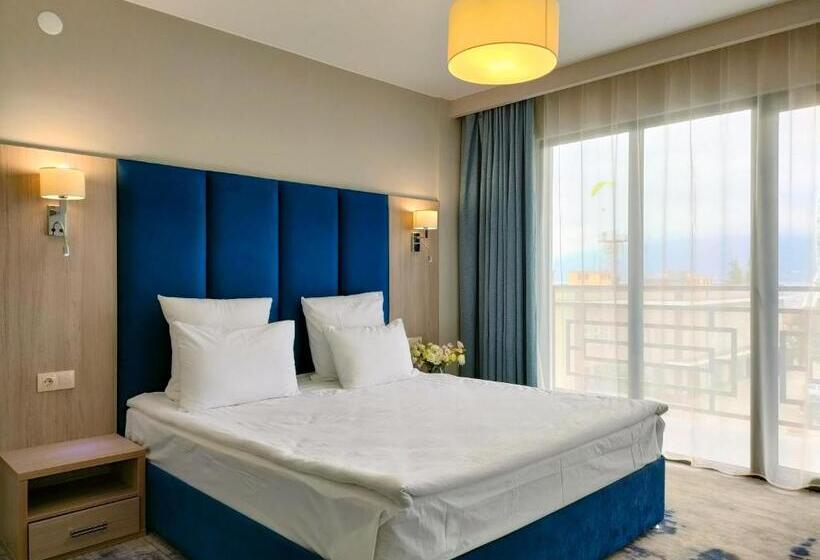 اتاق خانوادگی, A.v. Sokol Family