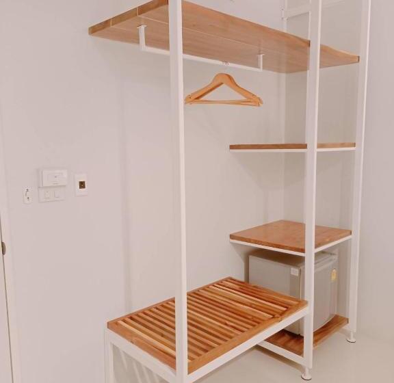 Номер Стандарт, Greenish Ranong