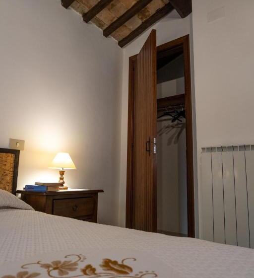 اتاق استاندارد سه تخته با چشمانداز باغ, Il Cantico Delle Cicale