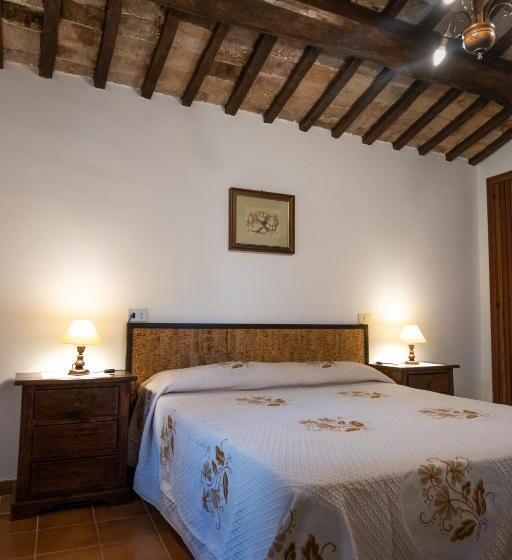 اتاق استاندارد سه تخته با چشمانداز باغ, Il Cantico Delle Cicale