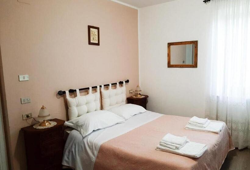 اتاق استاندارد, Il Cantico Delle Cicale