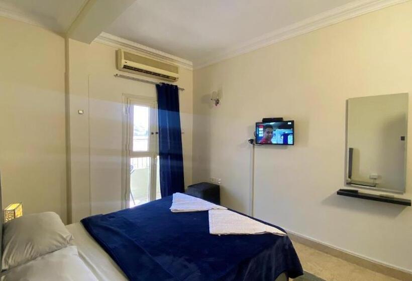 اتاق استاندارد با چشمانداز, Seven Pyramids View Inn