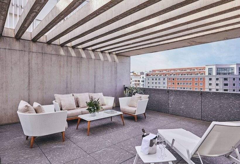 1 Bedroom Apartment with Terrace