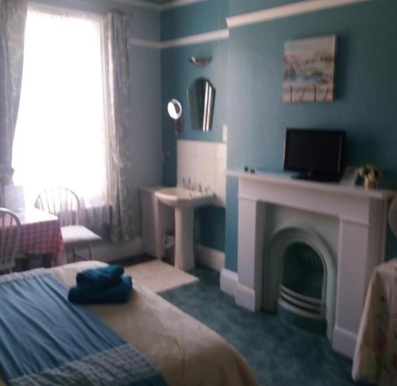 Ortak Banyolu Standart Oda, Kew Gardens National Archives Forest Road