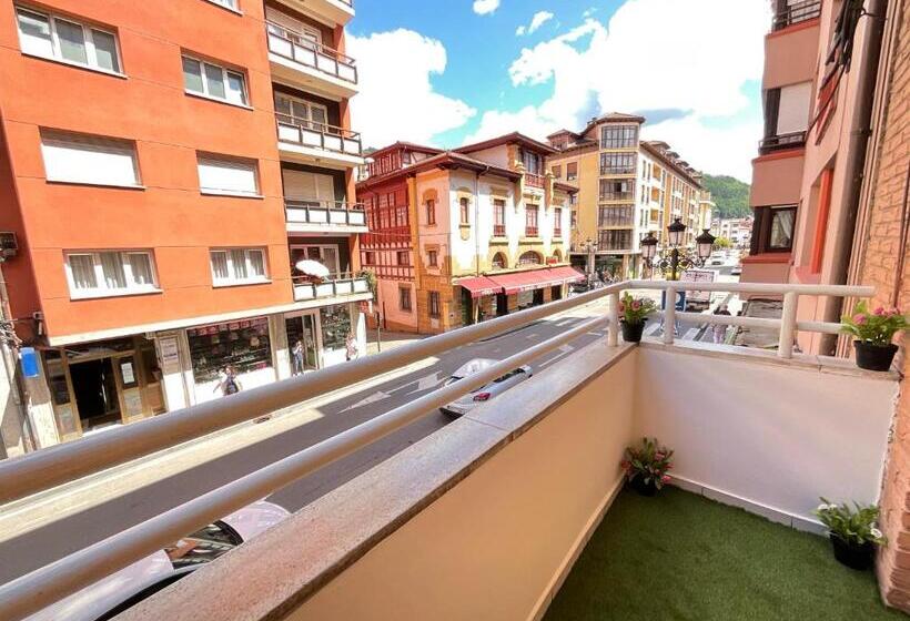 חדר משפחתי, Pensión Labra