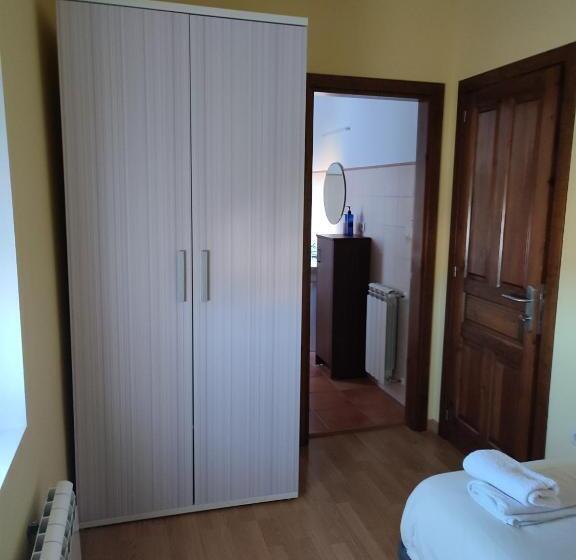 اتاق استاندارد یک نفره, Albergue Rural L Almada De Yebra