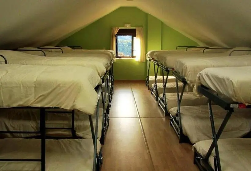 ルームシェアのワンベッド, Albergue Rural L Almada De Yebra