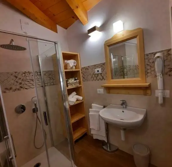 マウンテンビューファミリールーム, B&b Alla Spiazzőla
