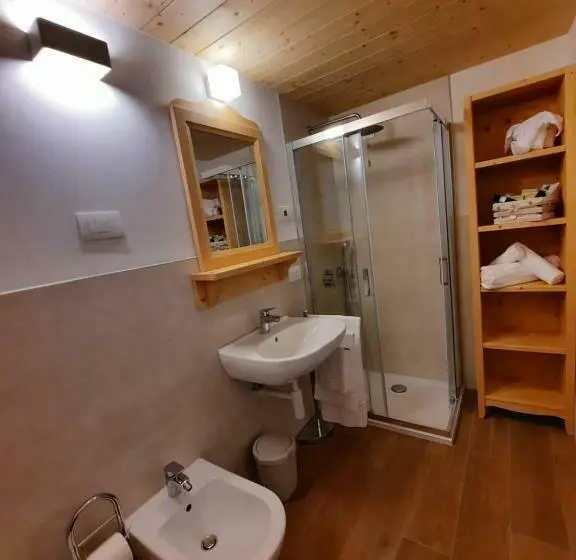 トリプルクラシックルーム, B&b Alla Spiazzőla