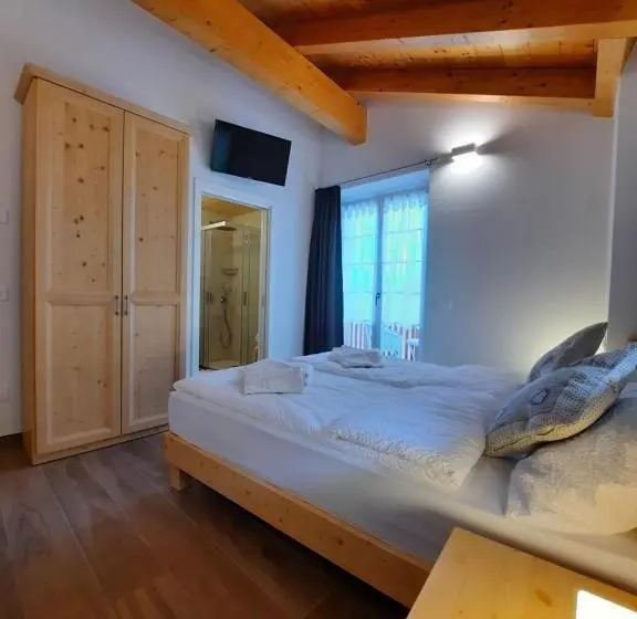 ファミリールーム, B&b Alla Spiazzőla