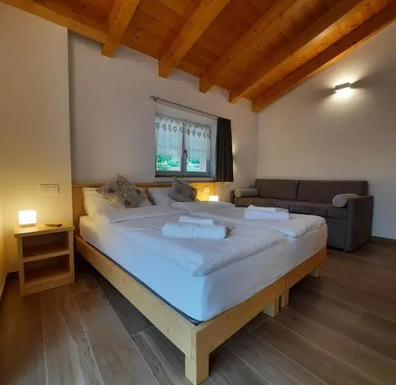 ファミリールーム, B&b Alla Spiazzőla