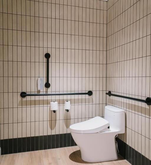 带特大床的标准间, Gravity Haus Moab