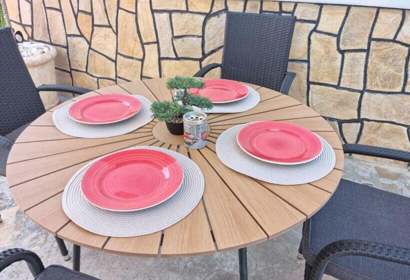 デラックスルーム, къща томови,стаи за гости