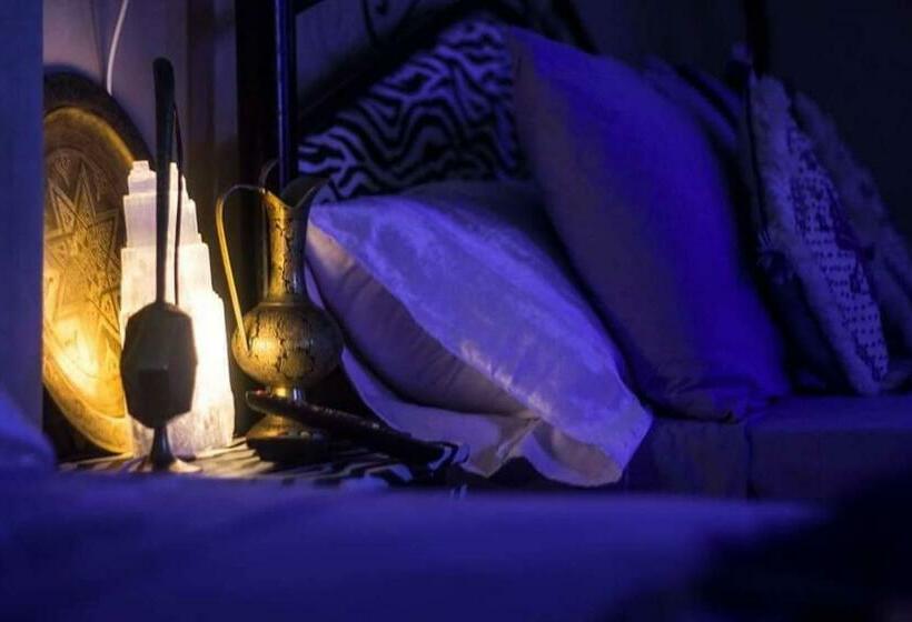 Номер Стандарт, Riad Lala Fatima