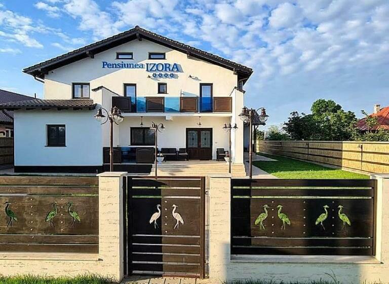 Номер Стандарт, Pensiunea Izora