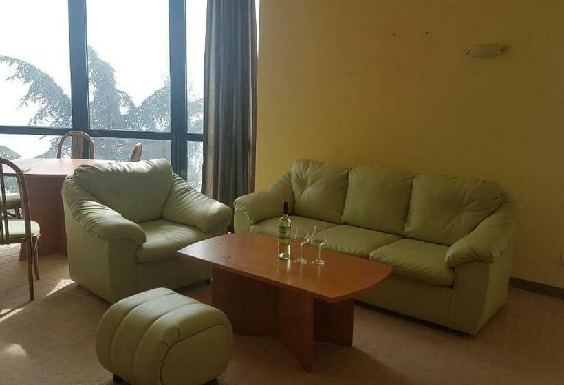 آپارتمان 1 خوابه با چشم‌انداز دریا, Apartment Golden Sands, Sea View, Beach Front, Private Property