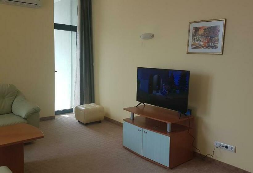 آپارتمان 1 خوابه با چشم‌انداز دریا, Apartment Golden Sands, Sea View, Beach Front, Private Property