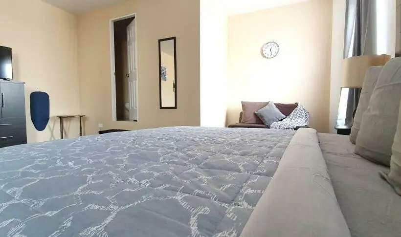 سوییت, Costero Inn