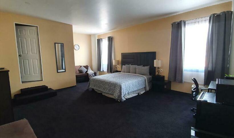 스위트, Costero Inn