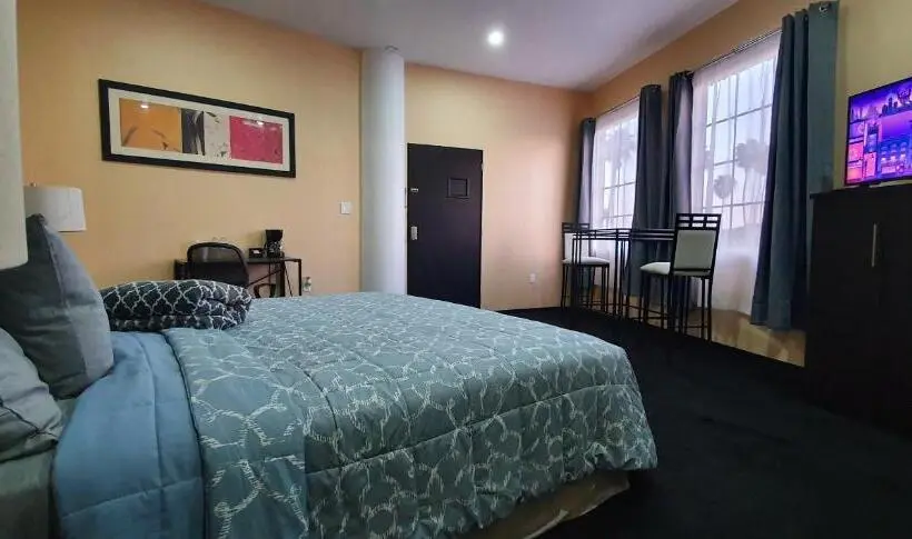مجموعه ویستا شهر, Costero Inn