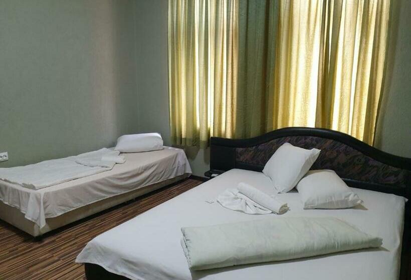 غرفة قياسية ثلاثية, Km!sofia   стаи за гости