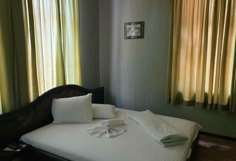 غرفة قياسية ثلاثية, Km!sofia   стаи за гости