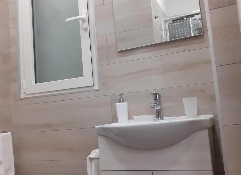 חדר דלוקס עם מרפסת נוף לים, Maison Marguerite