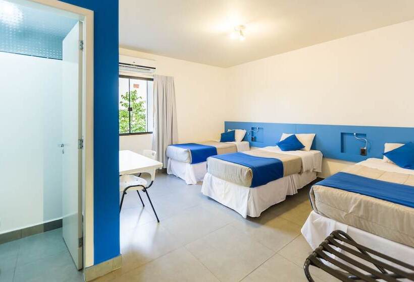 غرفة قياسية ثلاثية, Concept Design Hostel & Suites