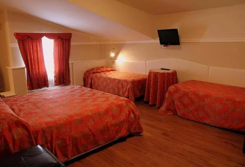 اتاق استاندارد چهار تخته, Al Castello