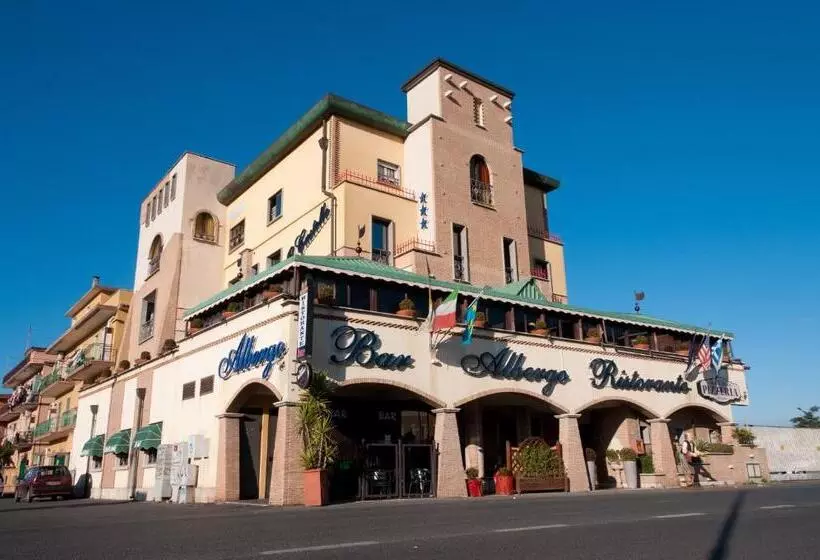 اتاق استاندارد چهار تخته, Al Castello