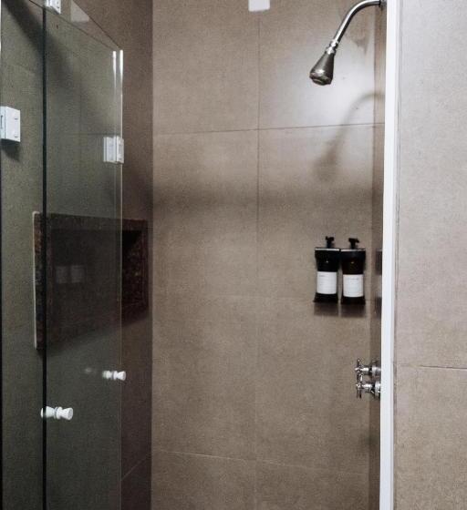 סוויטת דלוקס נוף לים, Cris